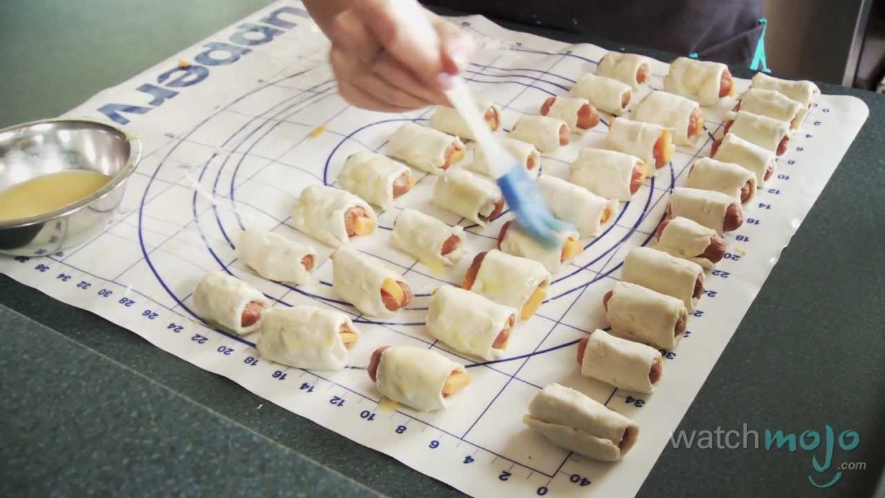 How to Make Pigs in a Blanket: Recipe - YouTube