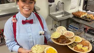 Heads Up: A Hot Roll Coming Your Way I Lambert's Café in Sikeston, Missouri I Member Spotlight