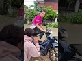 ໃຜເອົາລົດມາຈອດນີ້ວະ!!! #comedy #comedyfilms #couple #couplecomedy #funny #shortsvideo #viralvideo