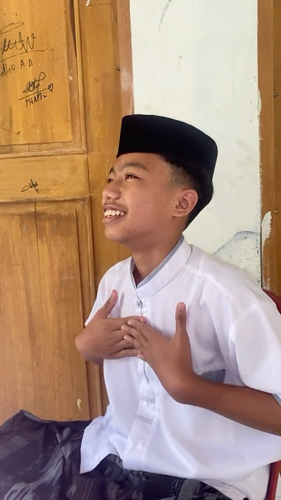 Santri Kalem Ikut Trend 🤣 “Cr : Bu neng”