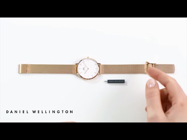 How to adjust your Petite Melrose watch strap - Daniel Wellington