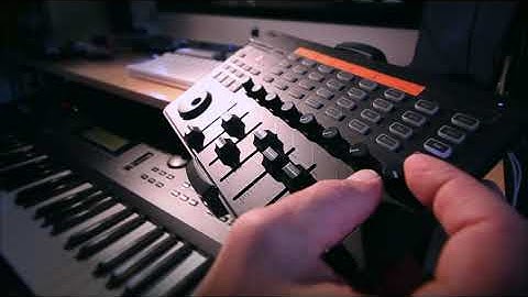 Yamaha SY77 realtime edited via Korg Nanokontrol Studio and Logic X