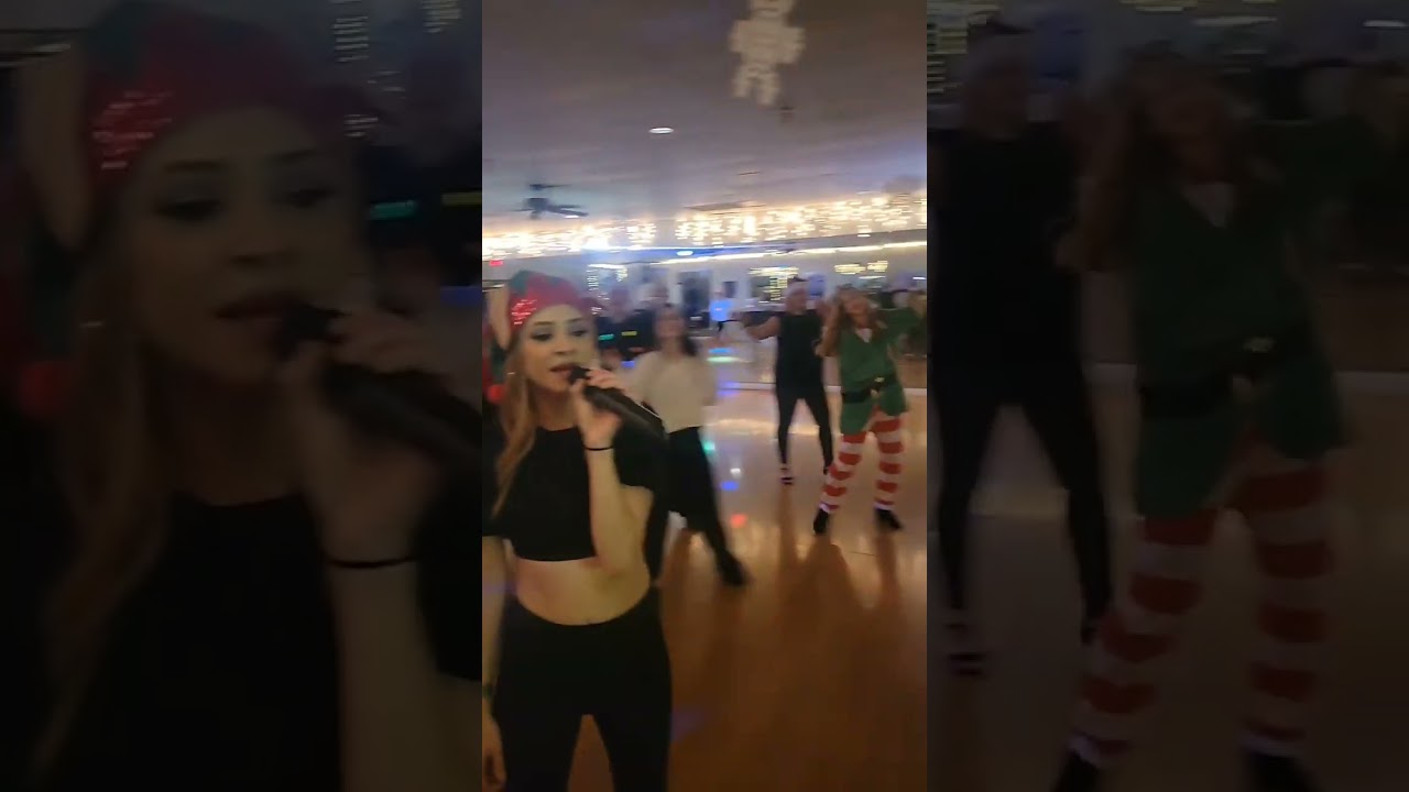 Christmas karaoke party!