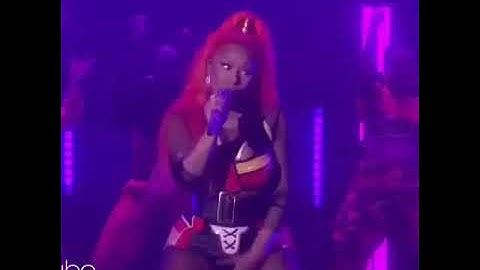 Nicki Minaj performs Ganja Burn, Barbie Dreams & FEFE on The Ellen Show