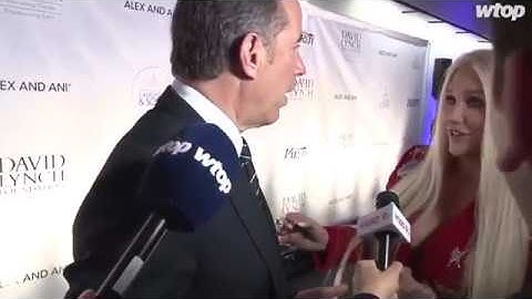 Jerry Seinfeld REFUSE To Hug Kesha / VIRAL