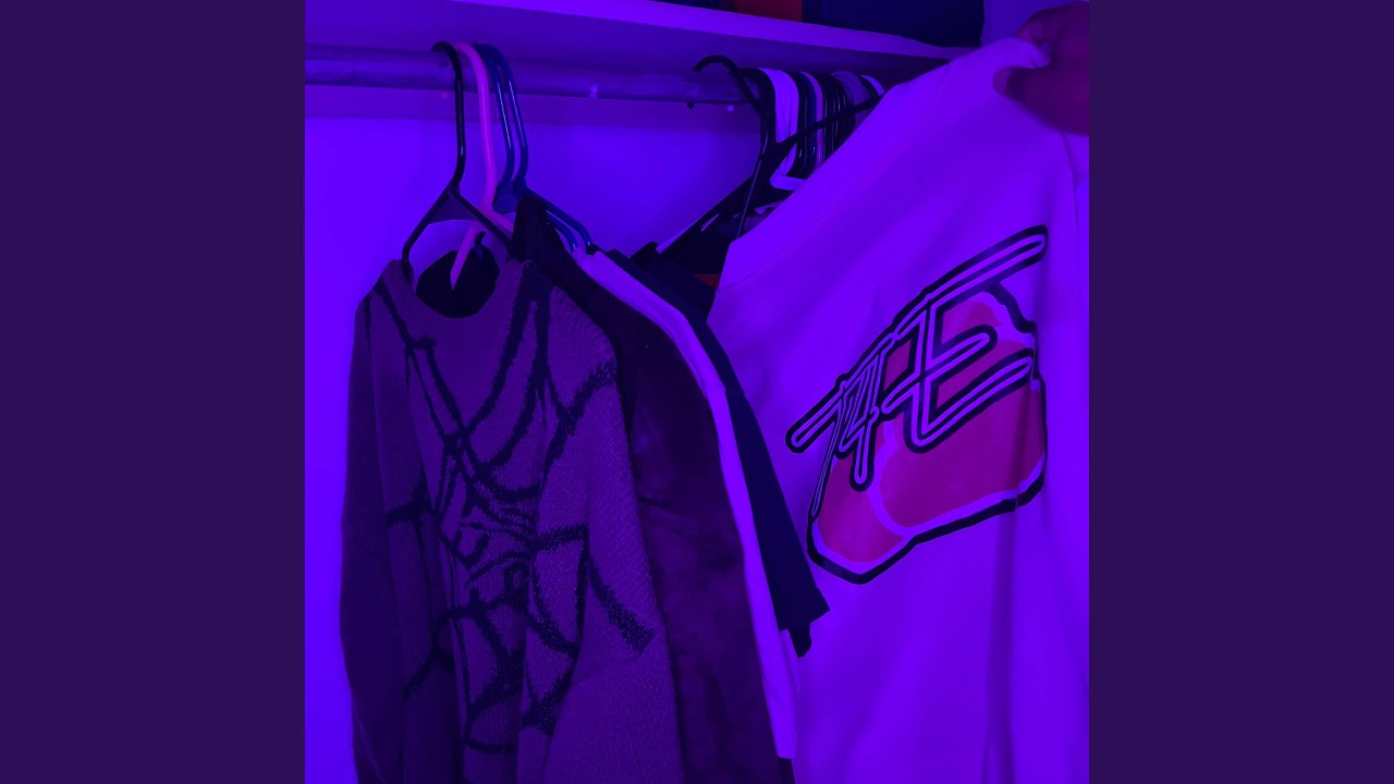 Obejrzyj Hypocrite w YouTube Obejrzyj Hypocrite w YouTube