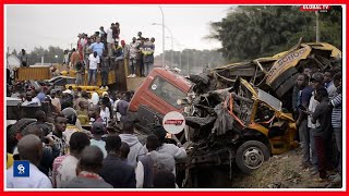 AJALI ya KUTISHA NGARAMTONI ARUSHA - MAGARI MATATU - BASI la SHULE LILILOBEBA WAZUNGU LAKANDAMIZWA..