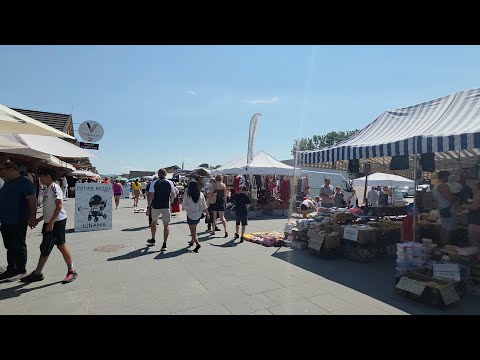 Market day strolls 🛍️✨ Love the energy of outdoor markets!