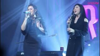 Raisa & Isyana Sarasvati - Anganku Anganmu (Live at Raisa & Isyana Showcase)