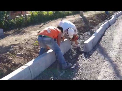 Video: Bordillos De Camino: Tipos De Bordillos De Camino. ¿Cómo Hacerlos Tú Mismo E Instalarlos En El País? Bordillos De Acera Blandos Y Otros