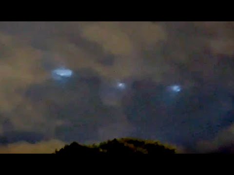 Plane Investigates UFO Fleet And Gets Abducted! Tacoma, Washington 6-17-2022, UFO Sighting News.