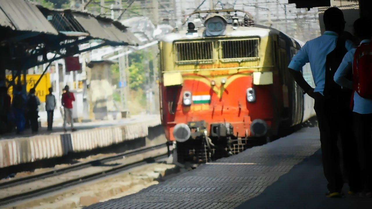 "SHINING & CHARMY LOOKING OLD LOCOMOTIVE": BSL WAM4: Anandwan Express Rips Dombivli At MPS!