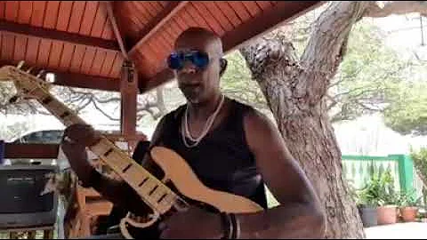 Kenneth Bruce-A minor eleven jam!