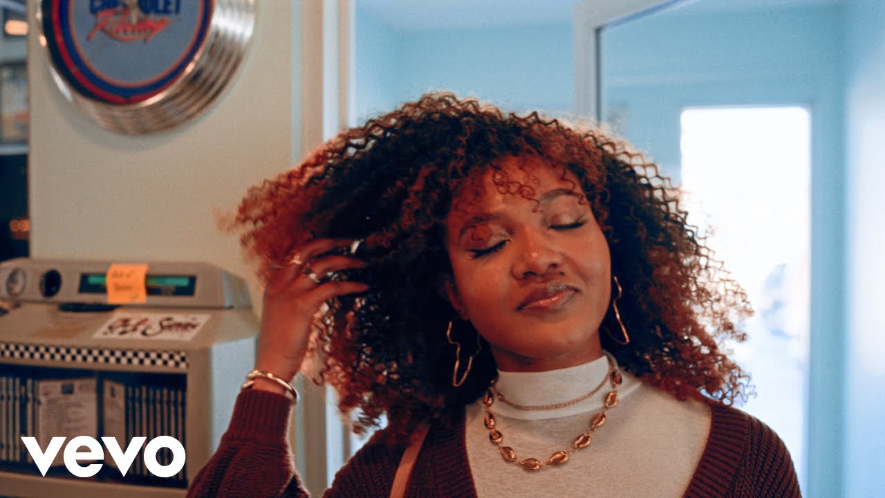 ChefBeatz, 3rd Verse - Something Different (Official Video) ft. K-Riz, The Blue auf YouTube ansehen ChefBeatz, 3rd Verse - Something Different (Official Video) ft. K-Riz, The Blue auf YouTube ansehen