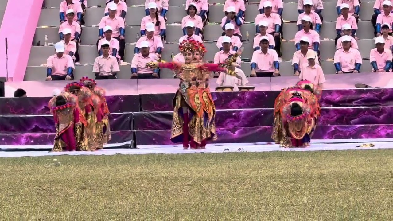 ทีมเชียร์ลีดเดอร์คณะ ไอศูรย์ประพาฬ สายปัญญารังสิต 2568