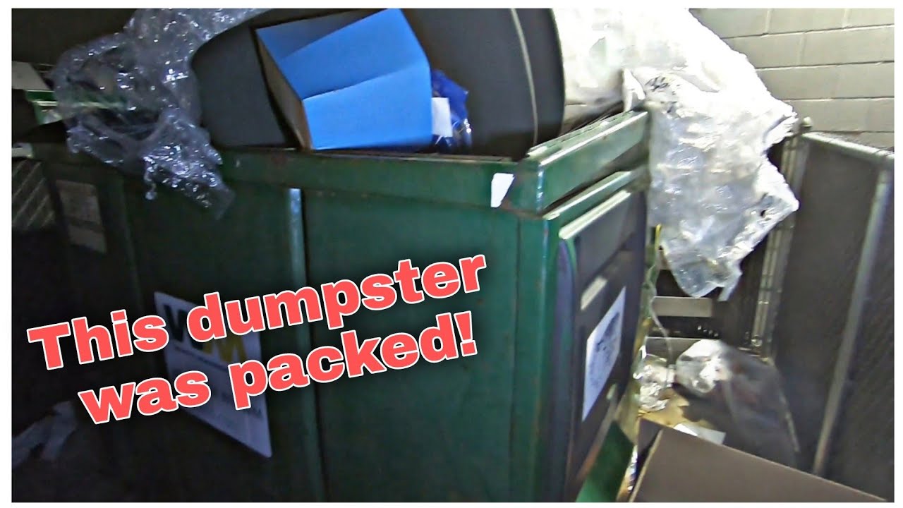 **DUMPSTER DIVING - STAPLES WAS PACKED FULL!! I SHARED WITH OTHER DIVERS!**