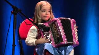 Madlyn Accordéon 6 ans - Accordéon enfant - Child accordion - Rock accordéon