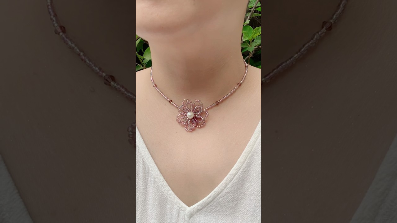 Beaded necklace 🌸 