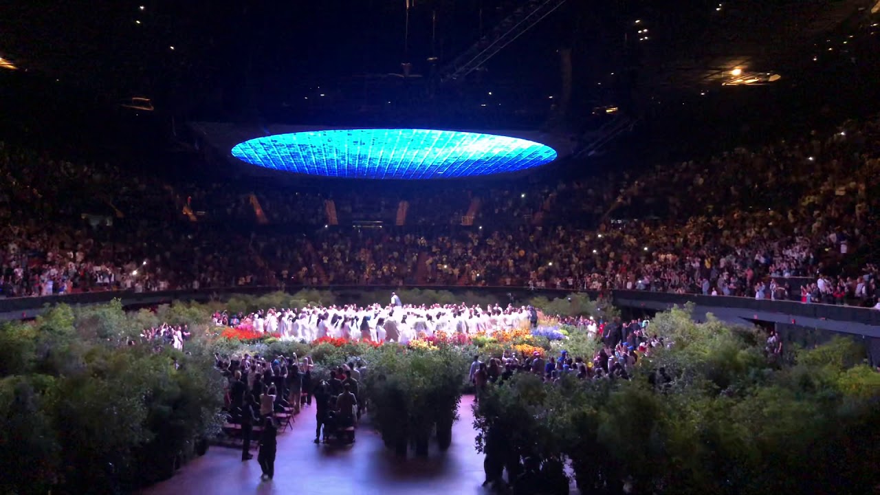 JESUS WALKS AT SUNDAY SERVICE (Oct 27 2019) - YouTube