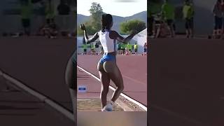 Ella Es La Reina Del Salto Largo