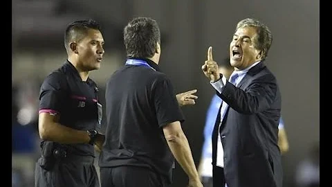 Bolillo Gómez y Jorge Luis Pinto La pelea