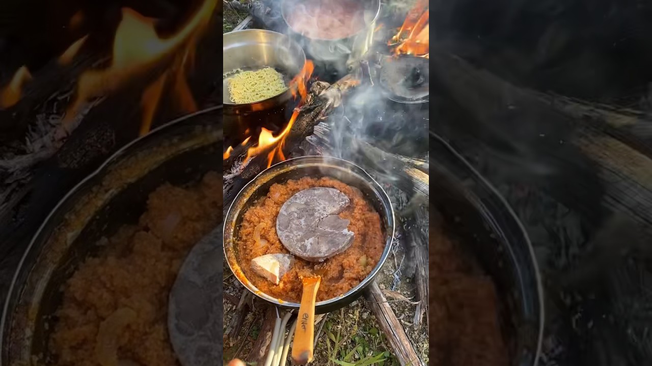 Odun ateşinde kavurmalı bulgur pilavı #short #yemek #food #yemektarifleri