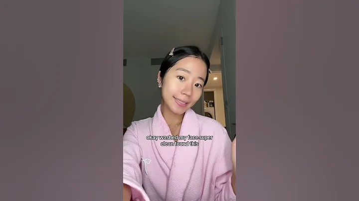 Get unready with me using my sister’s vanity!