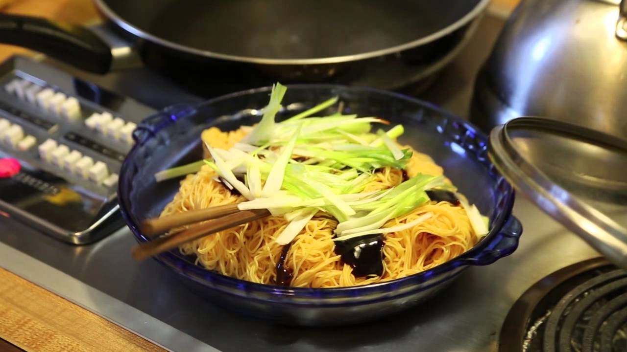 Hong Kong Style Egg noodle - YouTube