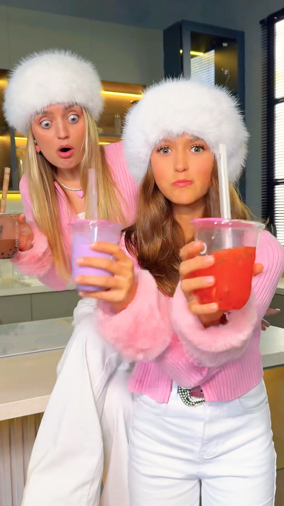Which Boba tea testier: right or left? ??