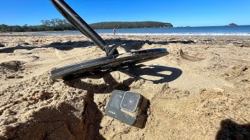 Beach Metal Detecting in Batemans Bay with the Vanquish 440