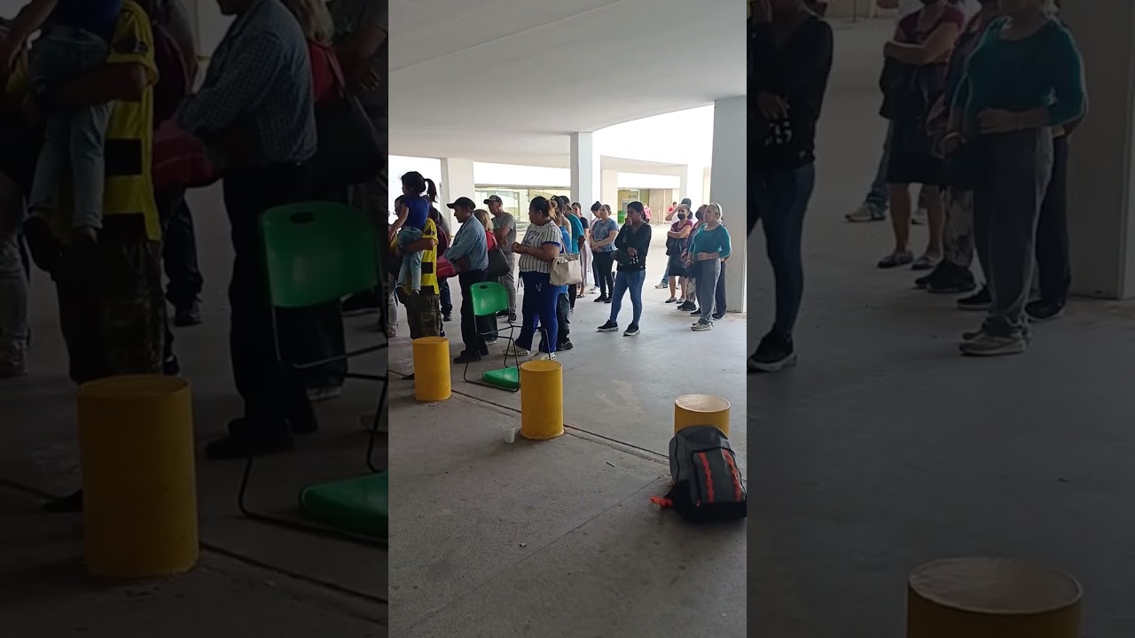 Repartición de alimento ,comparticion dela palabra de Dios y biblias. 