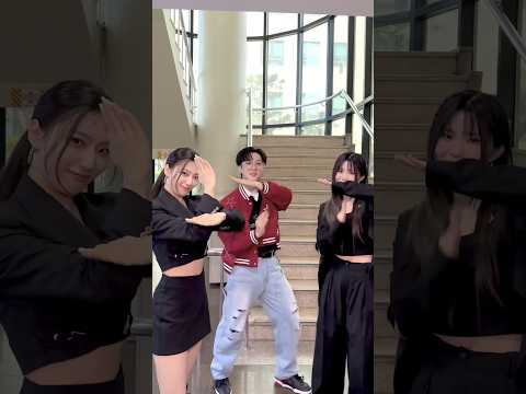 빛깔 뻔쩍해 class는 특🌟 이게 나야🤩 #menow #새롬 #SAEROM #하영 #HAYOUNG with #StrayKids #창빈 #fromis_9 #프로미스나인