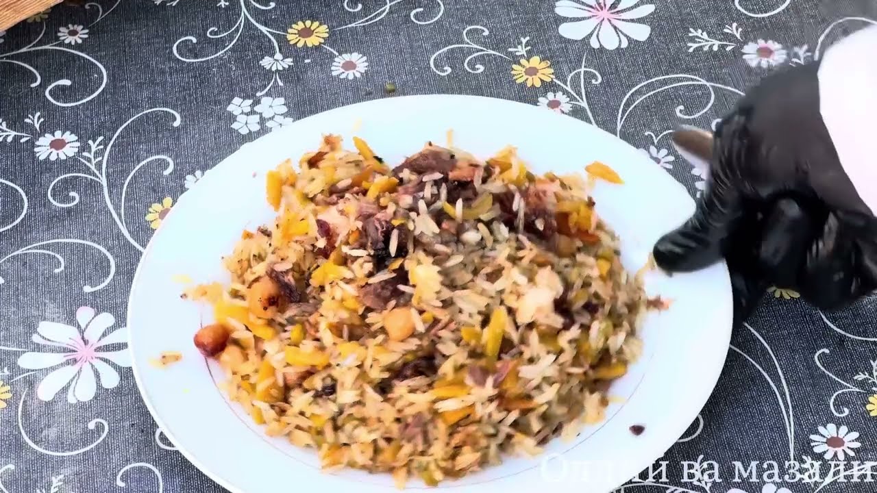 Ошни зирвагини ўзида дамлашни ўрганамиз (гуруч устига сув солмасдан )