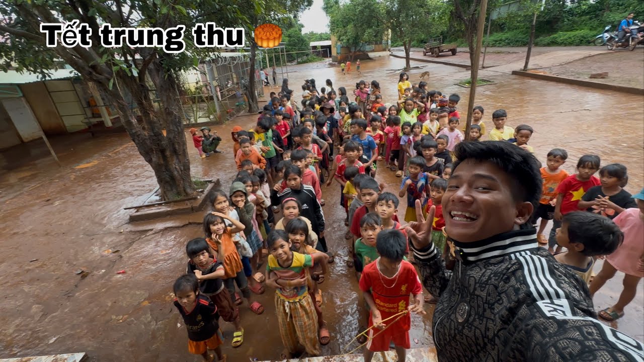 Y DIEU AND TEAM | РОЗЫГРЫШ ЛУННЫХ ПРЯНИКОВ ДЛЯ ДЕРЕВЕНСКИХ ДЕТЕЙ |