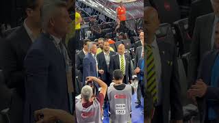 Sadettin Saran Welcomed By Fans At Sinan Erdem Fenerbahçe Beko Vs Beşiktaş Gain Presidential Cup