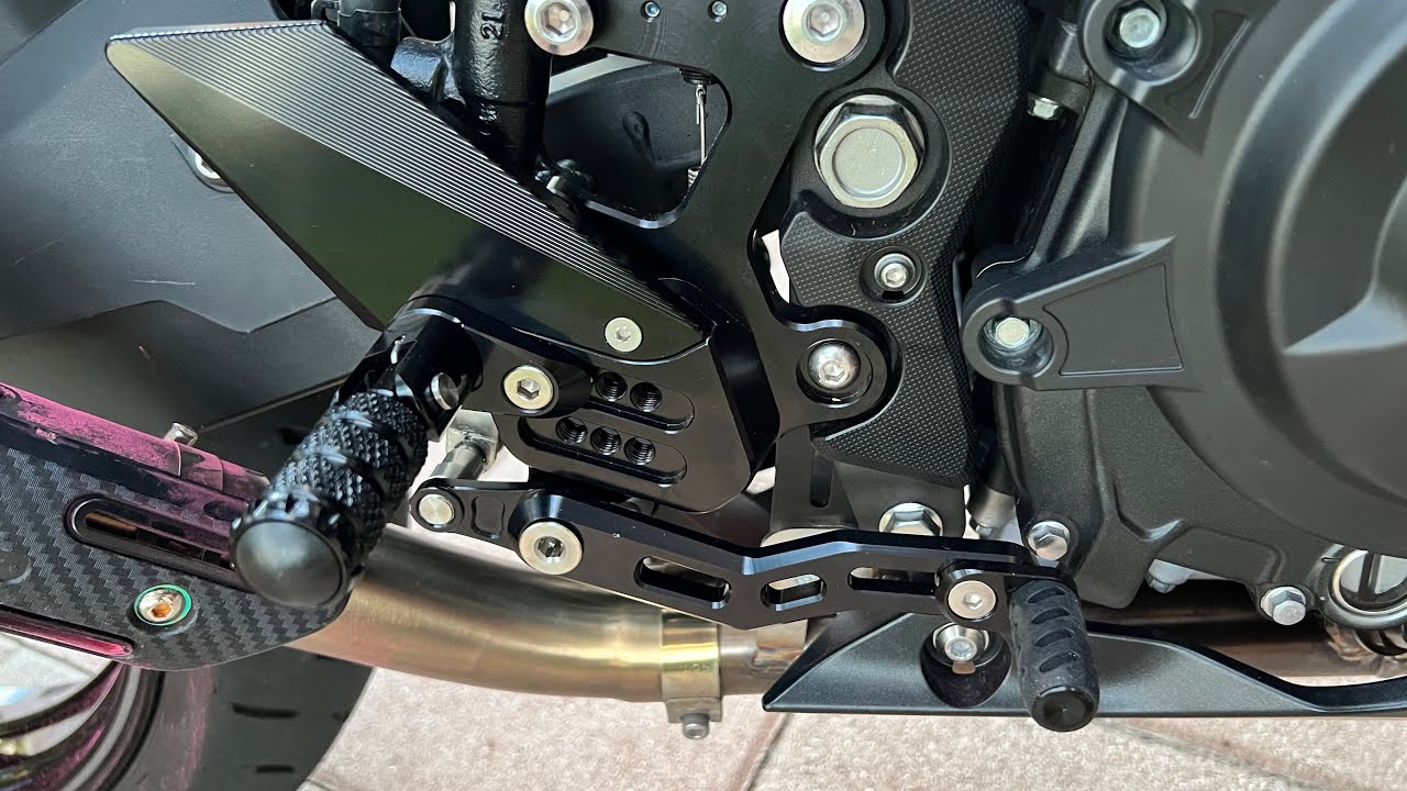 Aftermarket rearsets brake side ninja400 rearsets YouTube