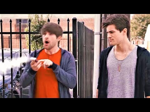 Видео: МАГИЧЕСКИЙ iPOD | SMOSH |