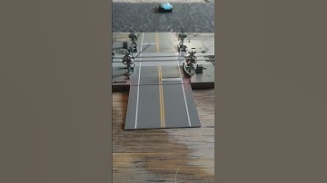 Automatic crossing gates N scale