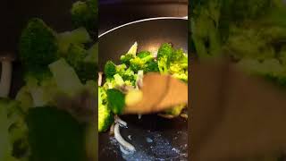 stir fry brocolli with mushrooms #shorts  #satisfying  #asmr