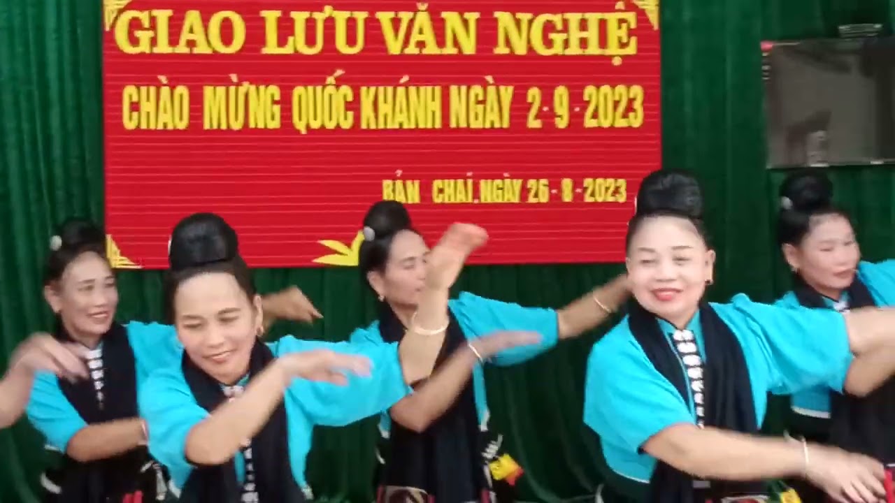 đội múa hội nông dân bản ngoàng xã chiềng khoi yên châu