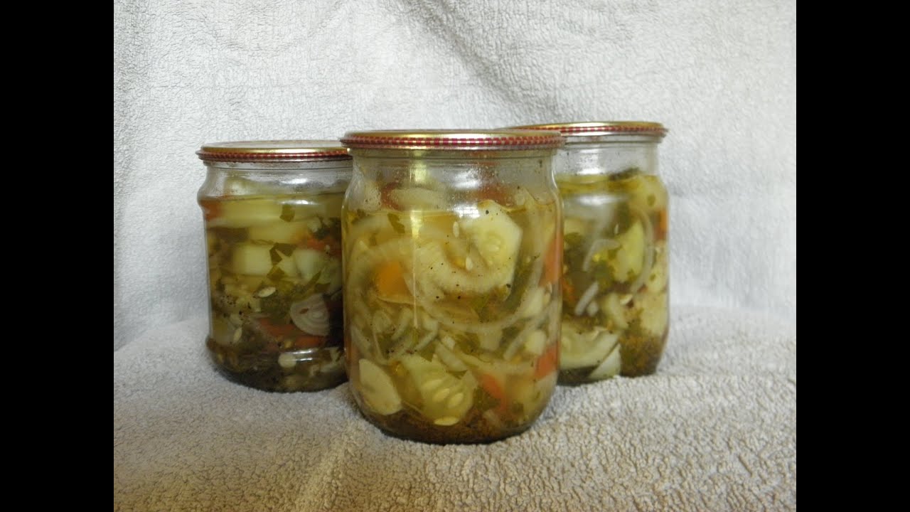 Салат из помидор называется