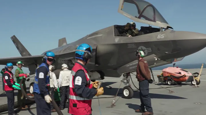 HMS Queen Elizabeth, F-35B on deck