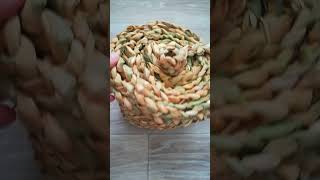 Плетеная хлебница из лозы рогоза