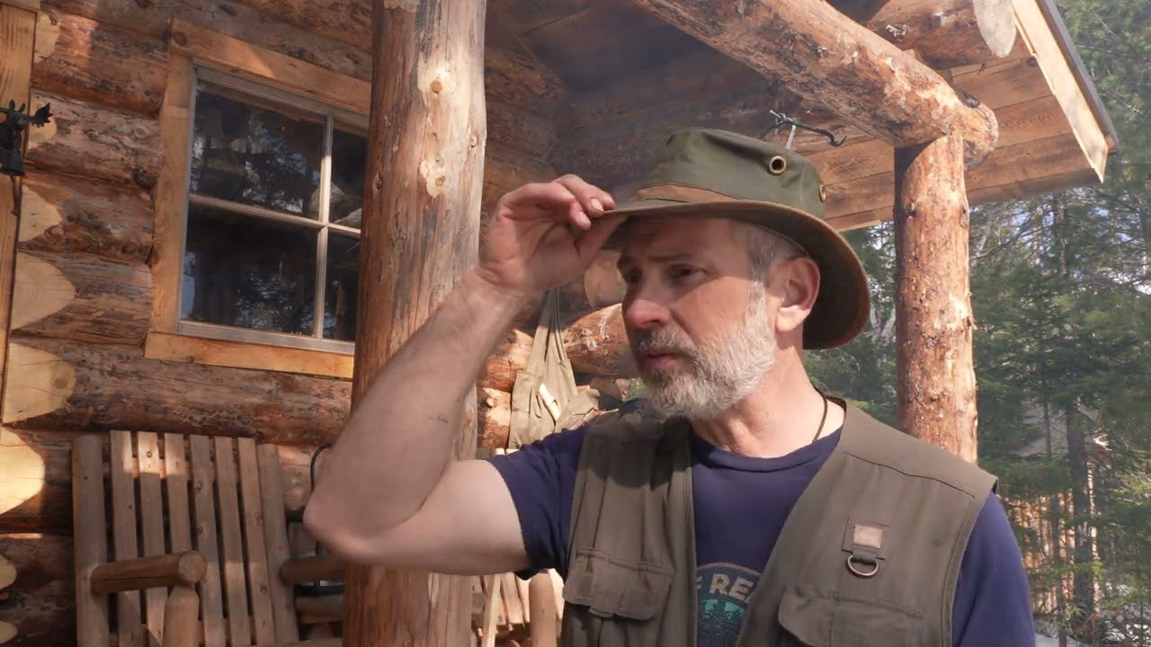 Я нанял консультанта по лесному хозяйству.