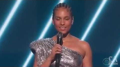 Alicia Keys honors Kobe Bryant in moving Grammys