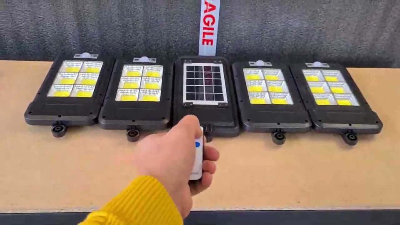 Lampa cu Incarcare Solara 160 LED COB putere 150W cu telecomanda