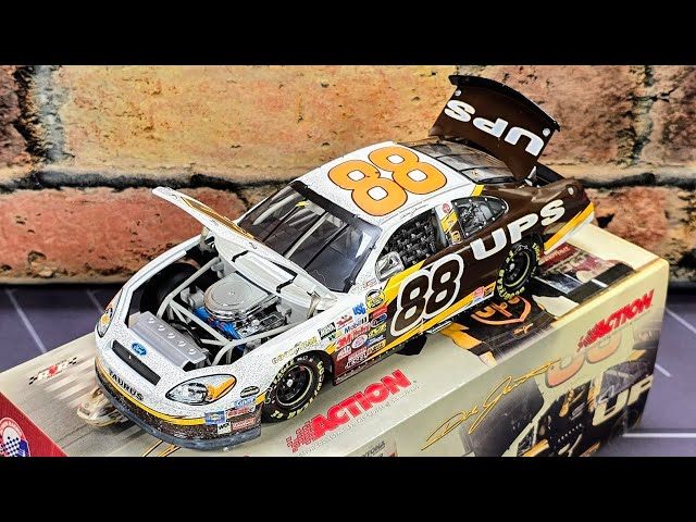 NASCAR Diecast 1:24 - Dale Jarrett #88 - Ford Taurus 2002 - Lionel - Boîte