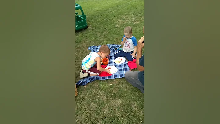 Mumble & Dawson's Picnic 1