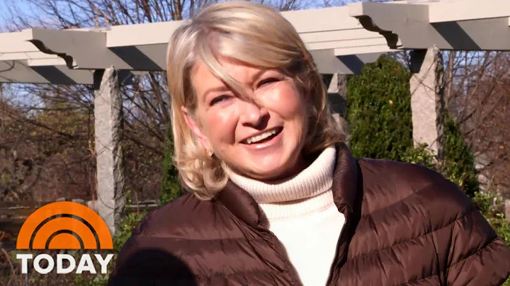 Martha Stewart Shares Thanksgiving Memories With H...