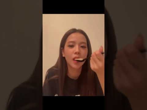 Jisoo demanda a Lisa por besarle a la fuerza "Caso Cerrado"